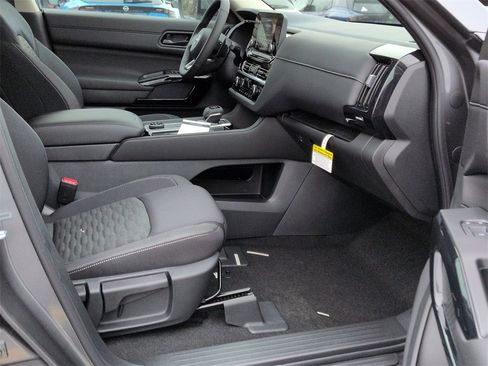 New 2025 Nissan Pathfinder SV image 19