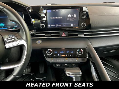 Used 2022 Hyundai Elantra SEL w/ Convenience + Premium Package FWD image 9