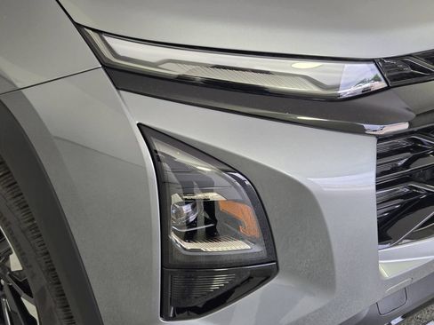 New 2026 Chevrolet Equinox RS w/ Convenience Package III FWD image 9
