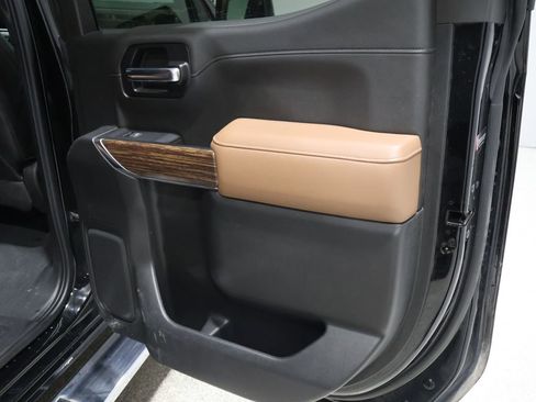 Used 2019 Chevrolet Silverado 1500 High Country image 22