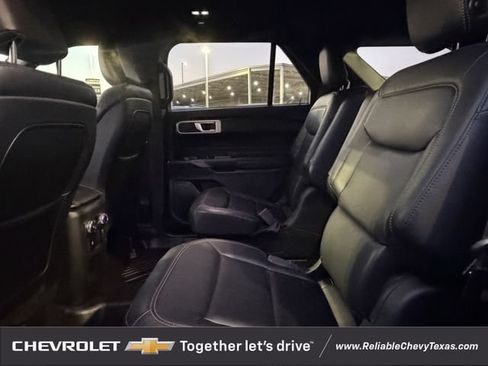 Used 2020 Ford Explorer XLT w/ Equipment Group 202A RWD image 31