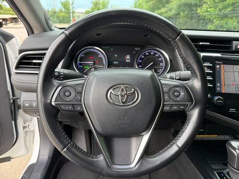 Used 2020 Toyota Camry XLE w/ Driver Assist Package FWD image 17