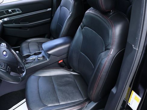 Used 2018 Ford Explorer Sport w/ Equipment Group 401A AWD/4WD image 19