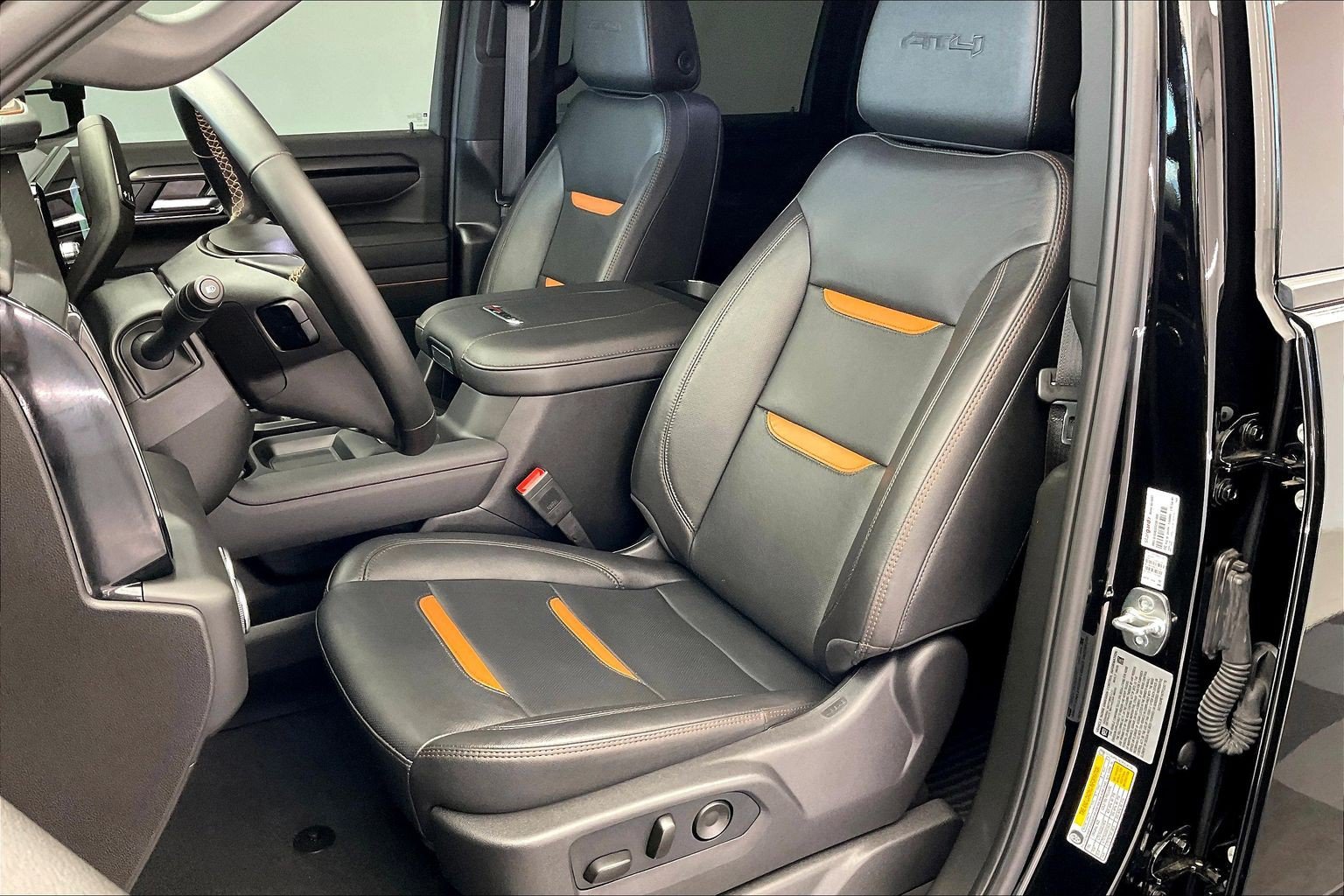 Used 2026 GMC Sierra 2500 AT4 w/ AT4 Premium Plus Package AWD/4WD image 17