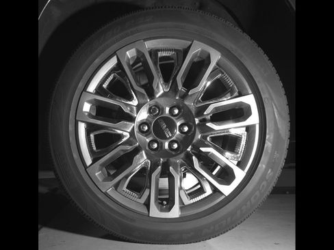 Used 2023 GMC Yukon XL Denali Ultimate AWD/4WD image 13