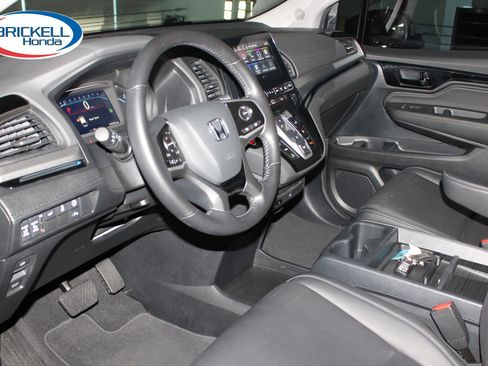 Certified 2024 Honda Odyssey Touring image 21