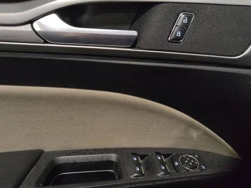 Used 2018 Ford Fusion S image 27