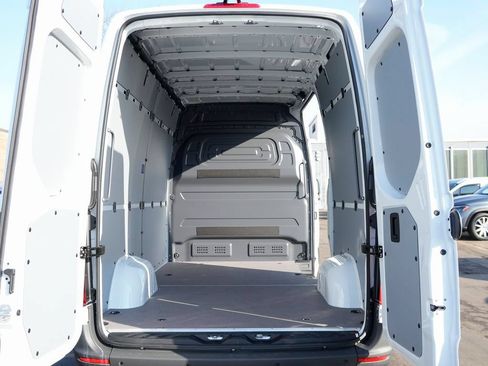 Used 2026 Mercedes-Benz Sprinter 2500 image 5