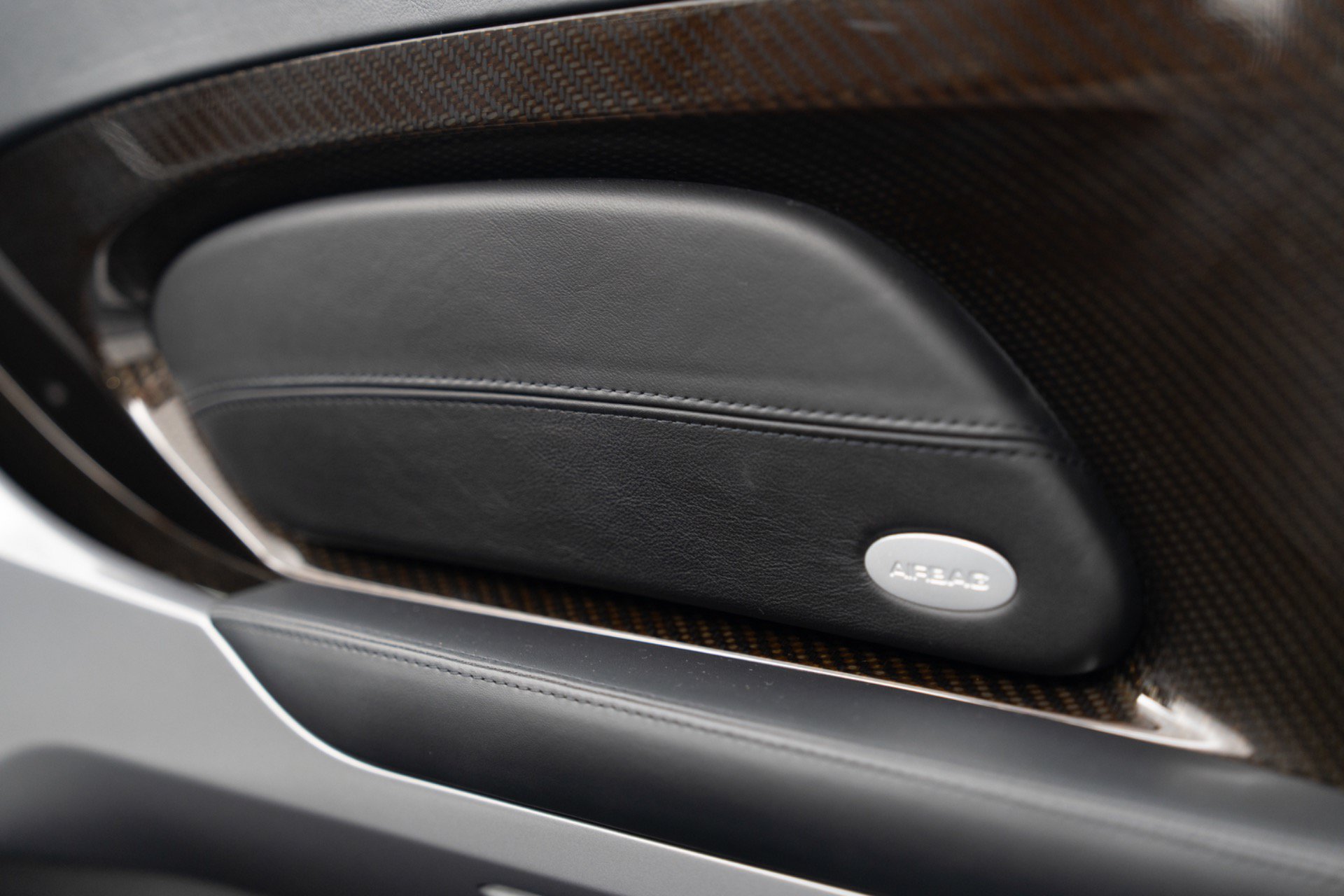 Used 2004 Porsche Carrera GT RWD image 47