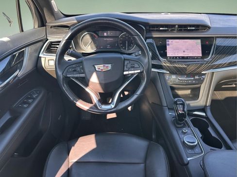 Used 2023 Cadillac XT6 Premium Luxury FWD image 10
