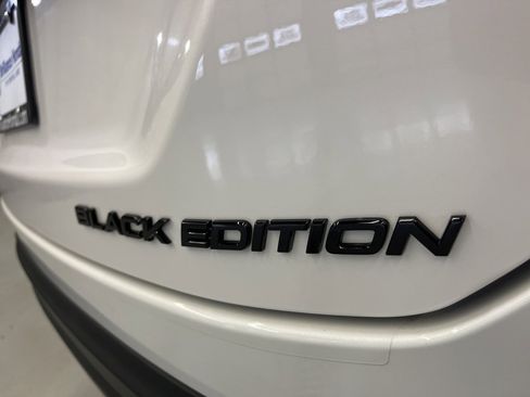 Used 2025 Honda Pilot Black Edition image 42