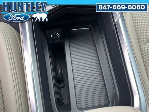 Used 2024 Audi Q8 e-tron Premium Plus w/ Premium Plus Package image 24