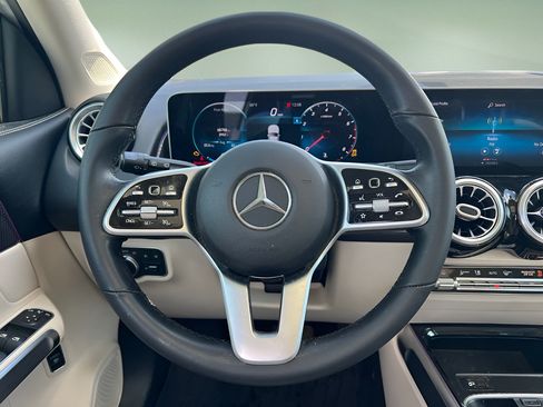 Used 2021 Mercedes-Benz GLB 250 4MATIC image 19