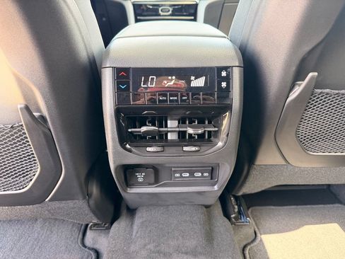 Used 2026 Jeep Grand Cherokee L 4WD image 32