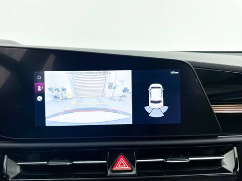 Certified 2025 Kia Niro EX Touring FWD image 12