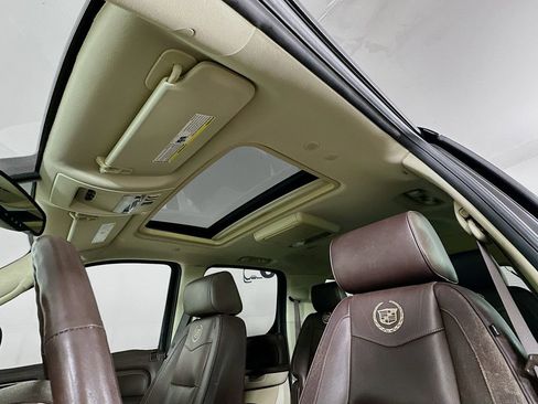 Used 2011 Cadillac Escalade ESV Platinum image 25