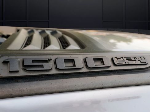 Used 2020 RAM 1500 Laramie AWD/4WD image 35