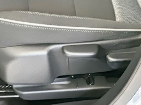 Used 2025 Chevrolet TrailBlazer LT AWD/4WD image 22