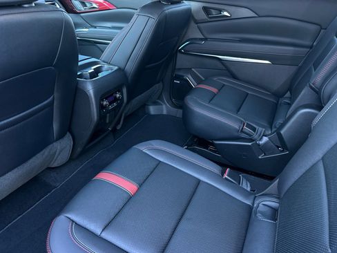 New 2026 Chevrolet Traverse RS w/ LPO, Illumination Package image 12