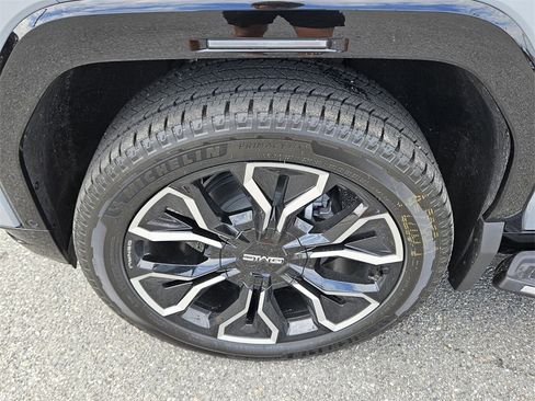 New 2025 GMC Sierra EV Denali image 18