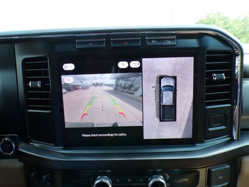 Used 2023 Ford F250 Lariat image 14