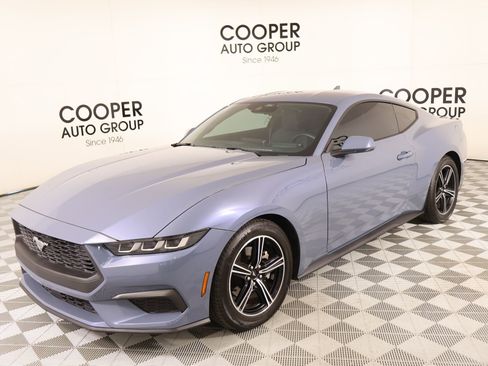 Used 2025 Ford Mustang Coupe image 10