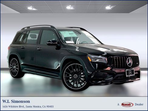 New 2025 Mercedes-Benz GLB 35 AMG 4MATIC image 1