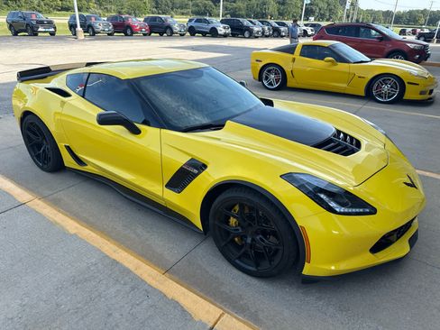 Used 2016 Chevrolet Corvette Z06 w/ 2LZ Preferred Equipment Group RWD image 2