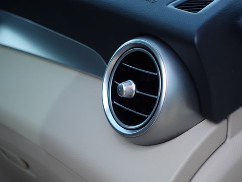 Certified 2021 Mercedes-Benz GLC 300 4MATIC image 21