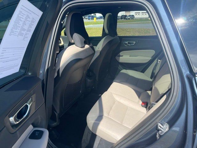 Used 2026 Volvo XC60 B5 Plus AWD/4WD image 8