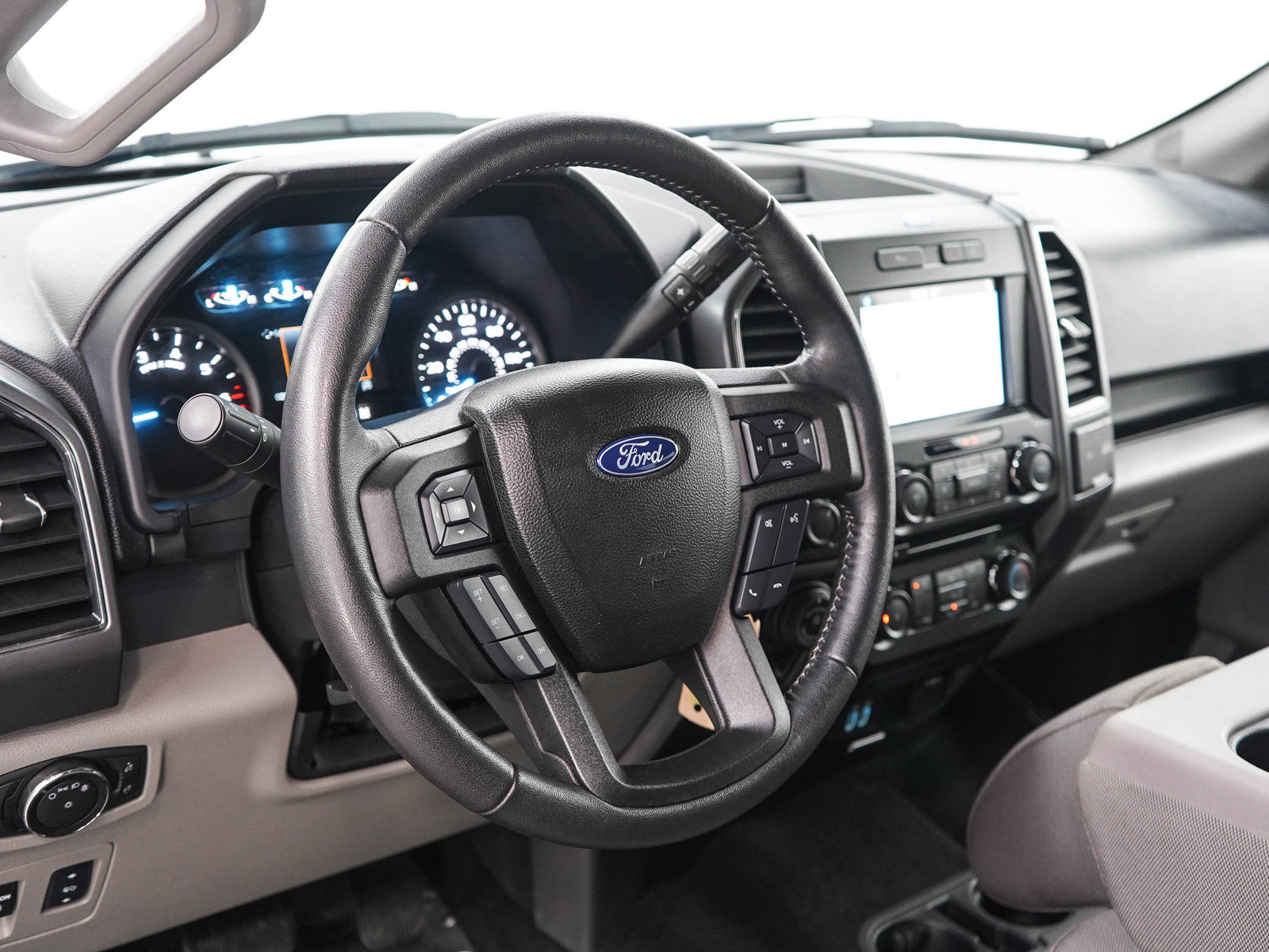 Used 2018 Ford F150 XLT w/ Equipment Group 302A Luxury AWD/4WD image 20