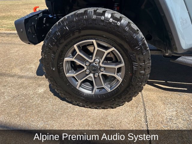 Used 2025 Jeep Gladiator Mojave AWD/4WD image 9