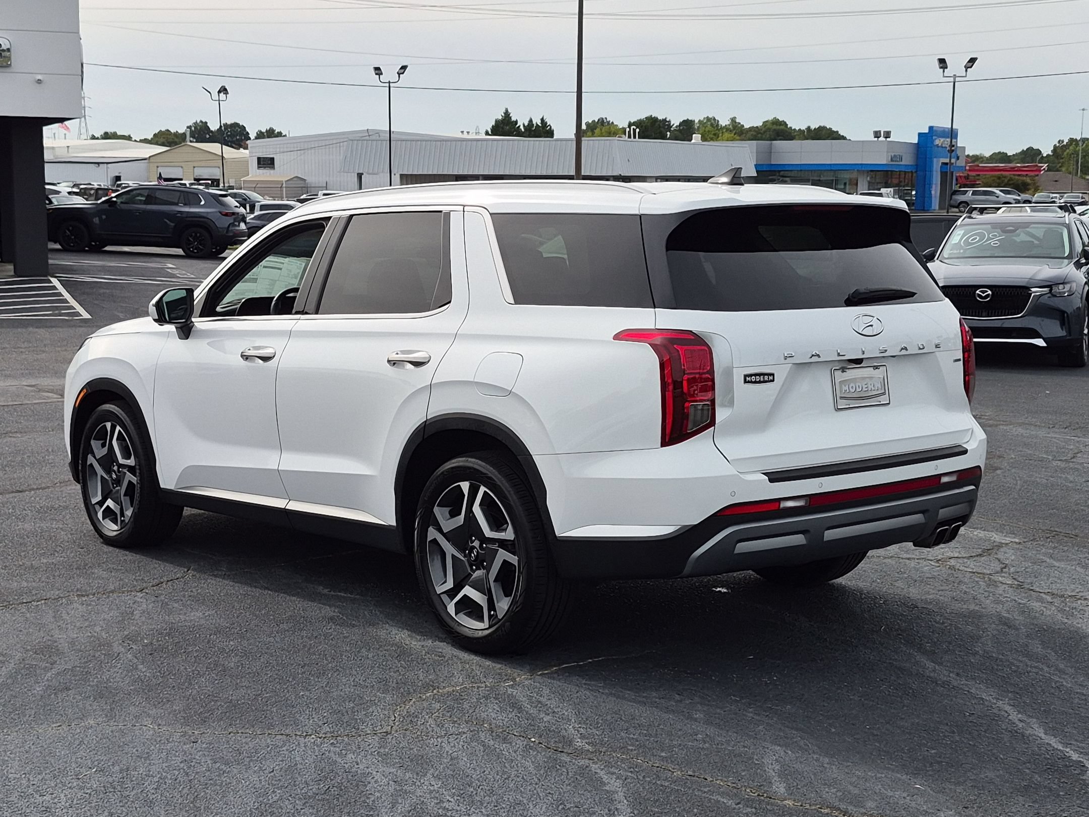 Used 2025 Hyundai Palisade Limited AWD/4WD image 3