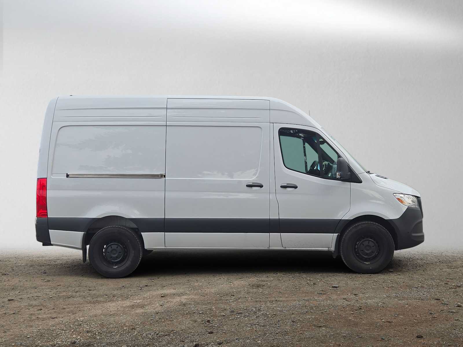 Used 2026 Mercedes-Benz Sprinter 2500 image 2