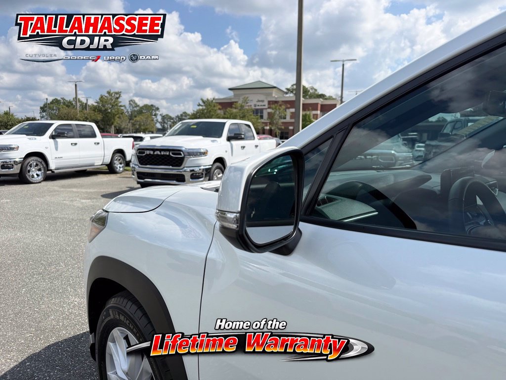 Used 2024 Toyota Corolla Cross LE FWD image 16
