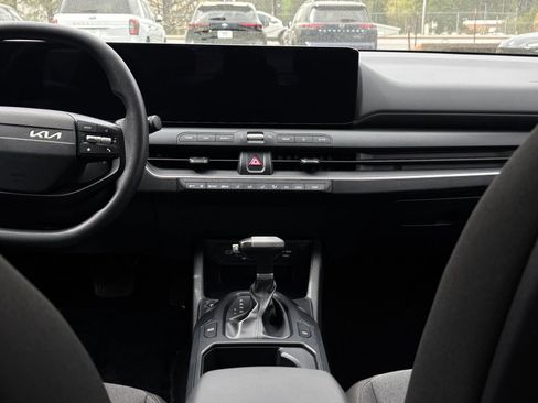 Used 2025 Kia K4 LXS image 22