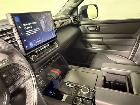 Used 2025 Toyota Sequoia TRD Pro AWD/4WD image 33