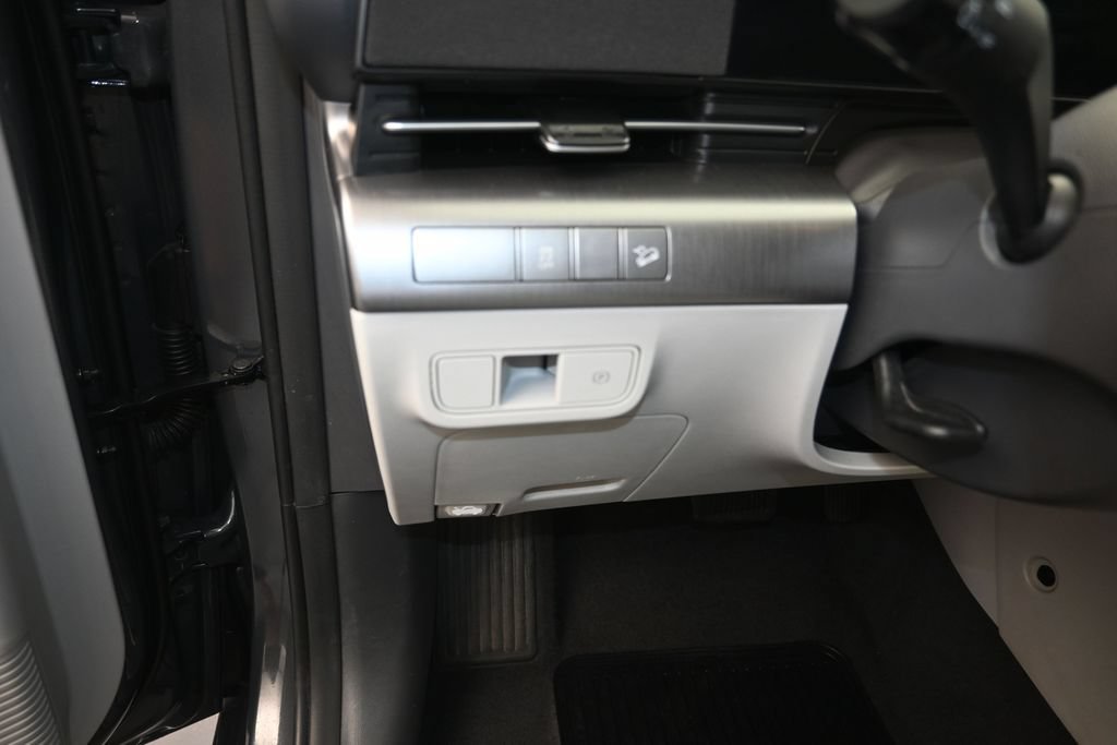 Used 2024 Hyundai Kona SEL AWD/4WD image 12