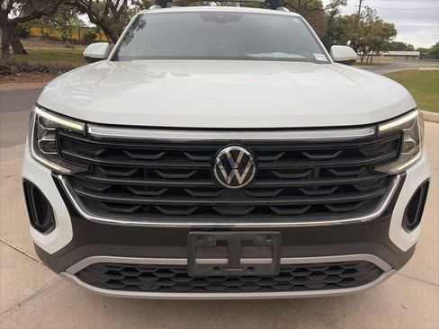 Used 2024 Volkswagen Atlas Cross Sport SE image 6