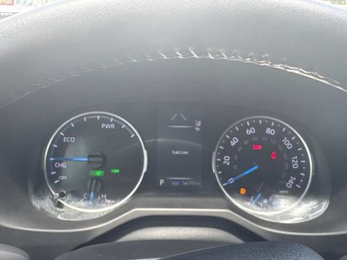 Used 2022 Toyota RAV4 XLE Premium AWD/4WD image 39