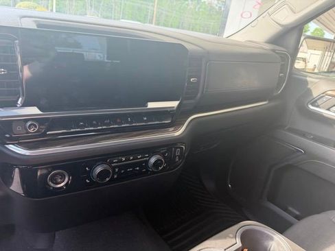 Certified 2024 Chevrolet Silverado 1500 LT AWD/4WD image 18