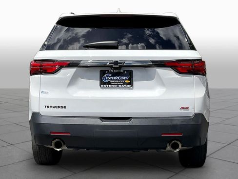 Used 2023 Chevrolet Traverse RS FWD image 5