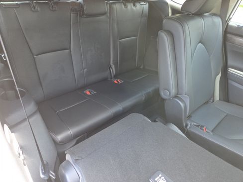 Used 2020 Toyota Highlander Limited AWD/4WD image 30