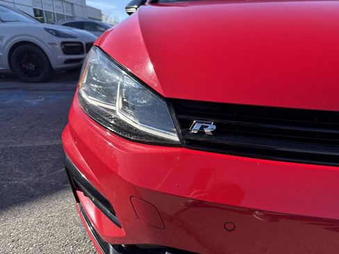 Used 2019 Volkswagen Golf 4-Door image 24