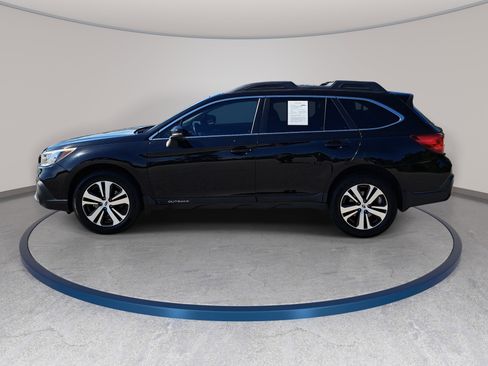 Used 2019 Subaru Outback 3.6R Limited w/ Popular Package #2 AWD/4WD image 8