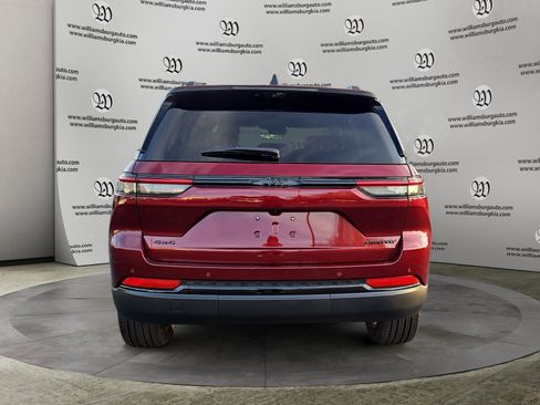 New 2025 Jeep Grand Cherokee Limited w/ Luxury Tech Group II image 4