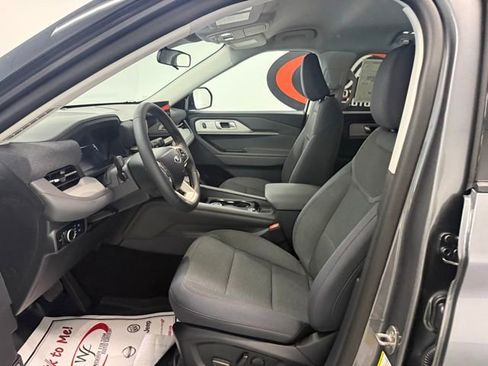 New 2026 Ford Explorer Active RWD image 10