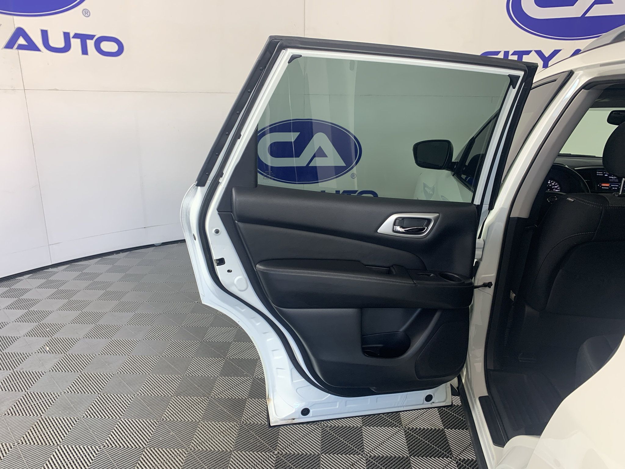 Used 2019 Nissan Pathfinder SV w/ Cargo Package FWD image 28