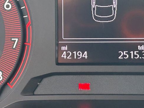 Used 2021 Volkswagen Jetta SE image 39