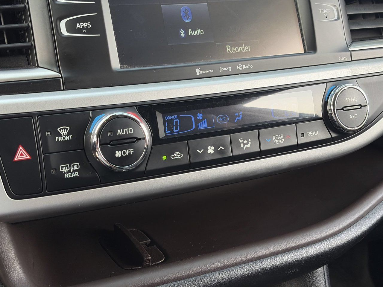 Used 2019 Toyota Highlander Plus FWD image 26